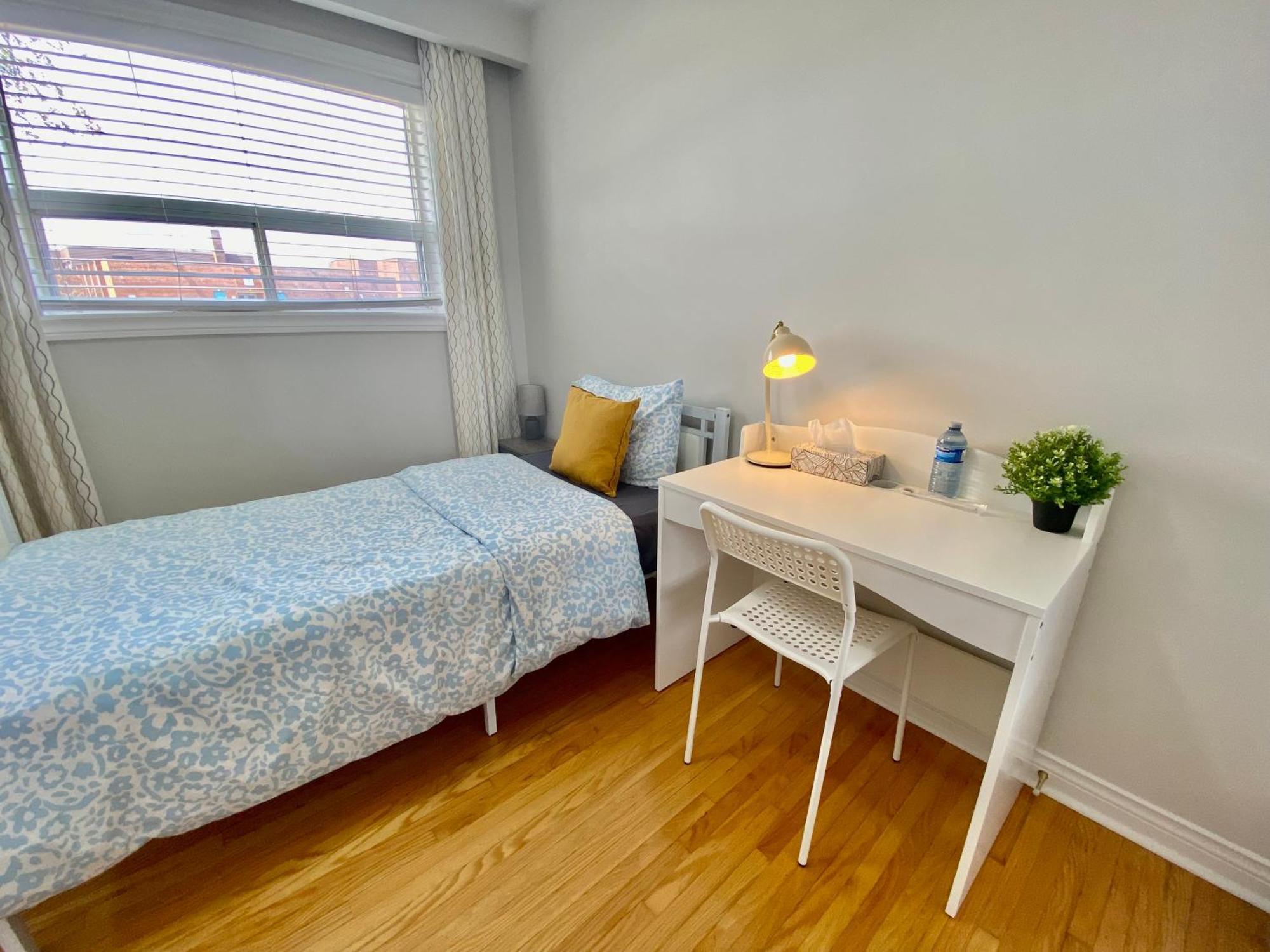 Sunny House - Main Floor, Free Parking, In Toronto Hotel Exterior photo